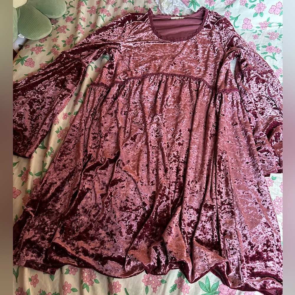 Velvet Flare Sleeved Dress